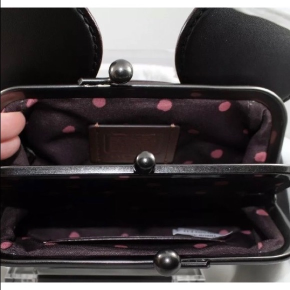 Authentic COACH L.Ed Disney Kisslock wristletπ - Picture 8 of 8